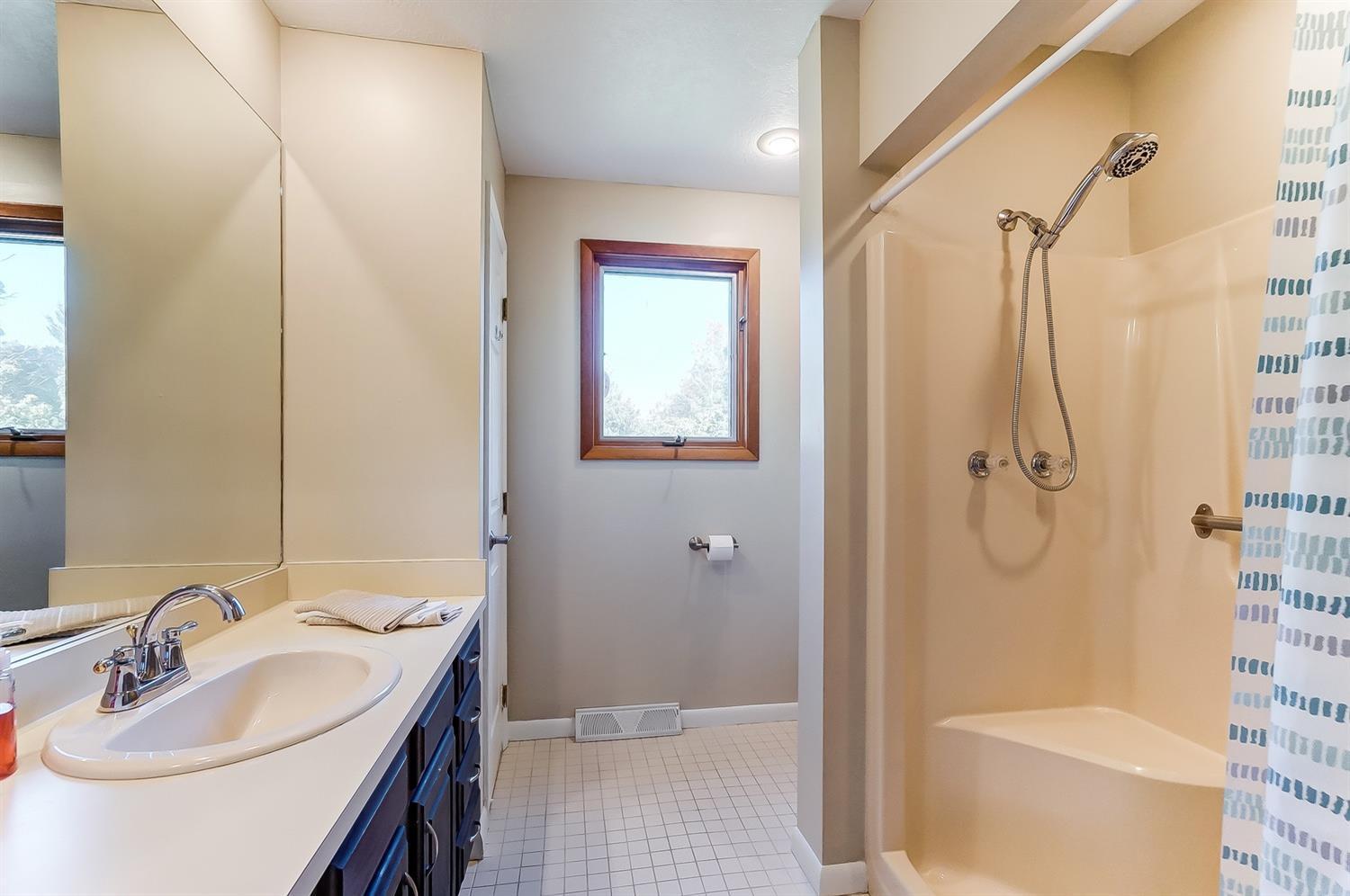 6570 Springdale Road Cincinnati, OH 45247 - Photo 19 of 50