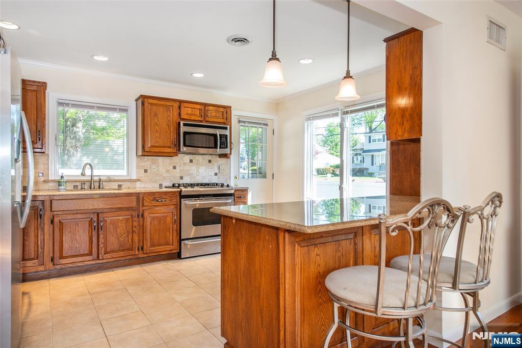 8 Pershing Street Emerson, NJ 07630 - Photo 5 of 25