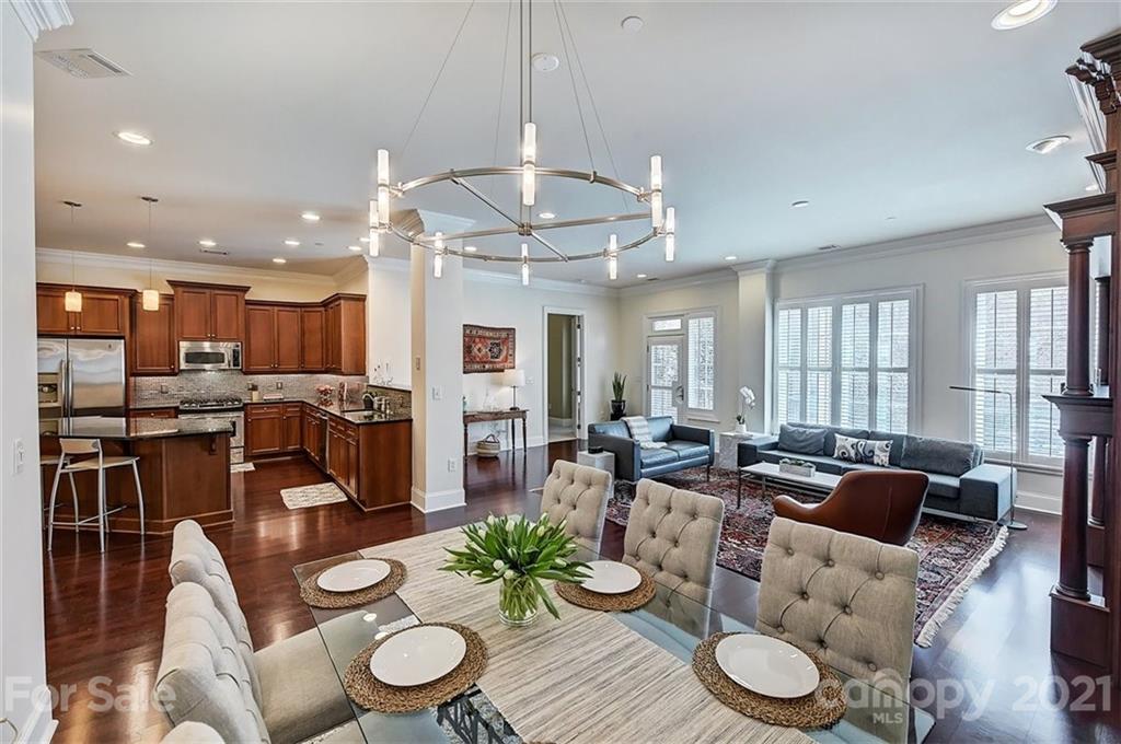 626 Queens Road, Unit 201 Charlotte, NC 28207 - Photo 1 of 32 Gallery Image 1