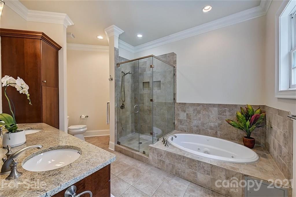 626 Queens Road, Unit 201 Charlotte, NC 28207 - Photo 23 of 32 Gallery Image 23