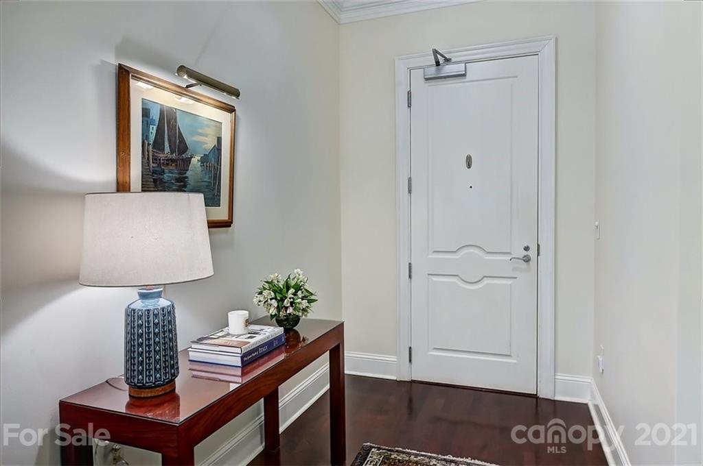 626 Queens Road, Unit 201 Charlotte, NC 28207 - Photo 4 of 32 Gallery Image 4