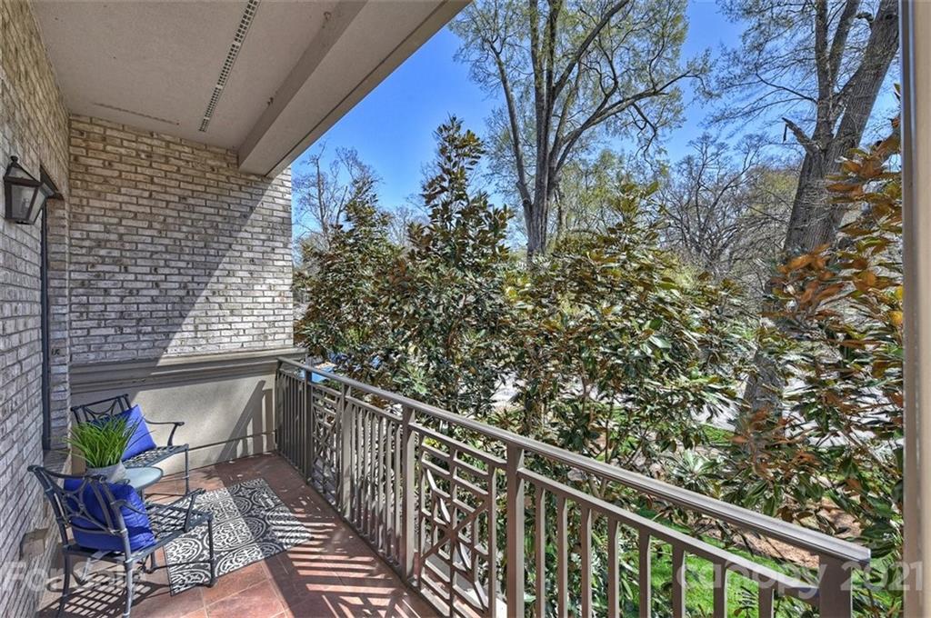 626 Queens Road, Unit 201 Charlotte, NC 28207 - Photo 31 of 32 Gallery Image 31