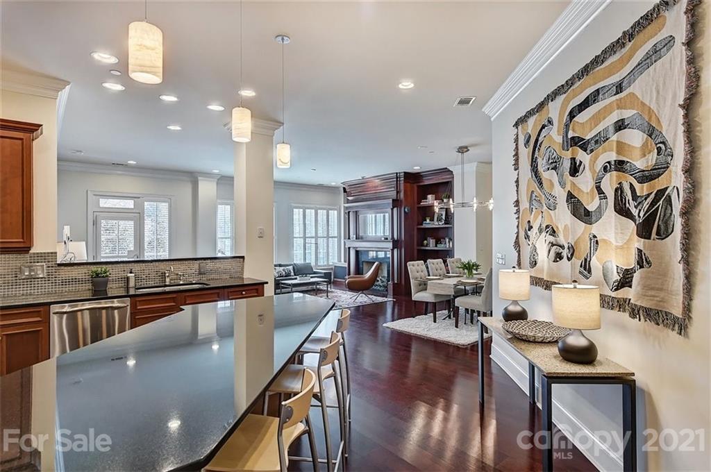 626 Queens Road, Unit 201 Charlotte, NC 28207 - Photo 9 of 32 Gallery Image 9