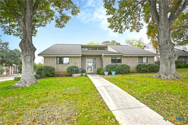 $428,958 | 240 Oak Court, New Braunfels, TX 78132