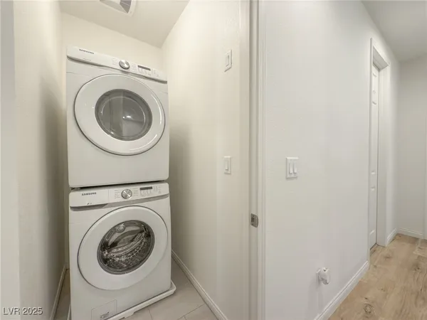 $2,400 | 24 Kimberlite Drive, Henderson, NV 89011