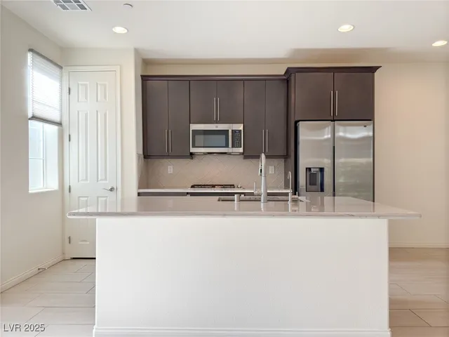 $2,400 | 24 Kimberlite Drive, Henderson, NV 89011