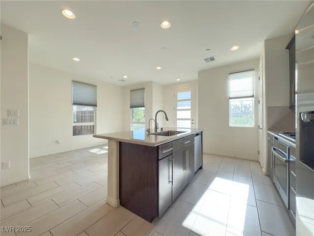 $2,400 | 24 Kimberlite Drive, Henderson, NV 89011