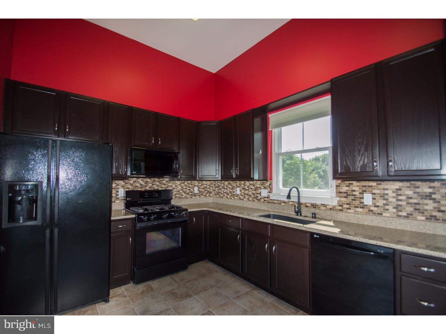 200 Coventry Road Chalfont, PA 18914 - Photo 9 of 25 Kitchen