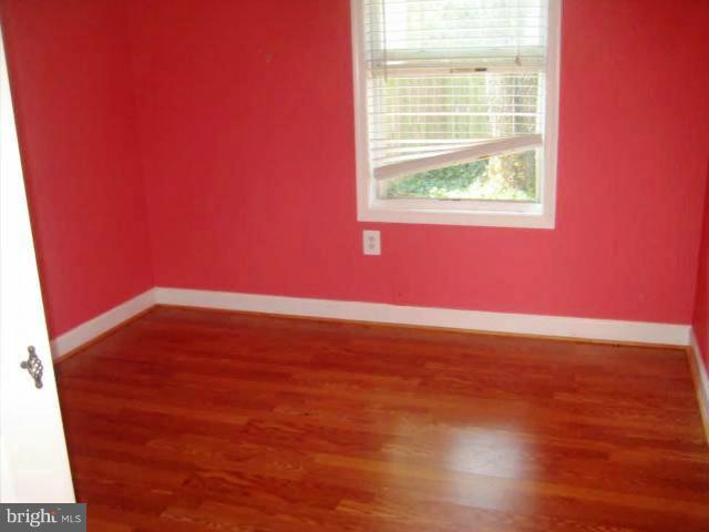 153 Magnolia Road Sterling, VA 20164 - Photo 7 of 8 Bedroom
