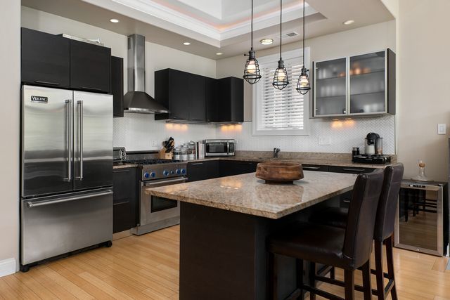 1515 West Chestnut Street, Unit 2 Chicago, IL 60642 - Photo 4 of 13