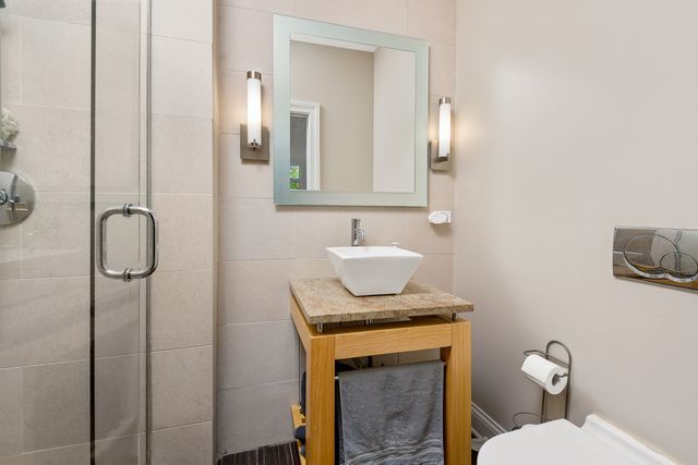 1515 West Chestnut Street, Unit 2 Chicago, IL 60642 - Photo 8 of 13