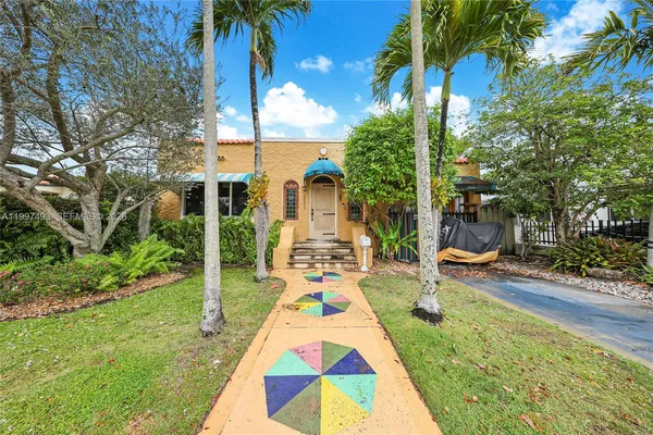 $5,550 | 521 Northeast 74th Street, Miami, FL 33138