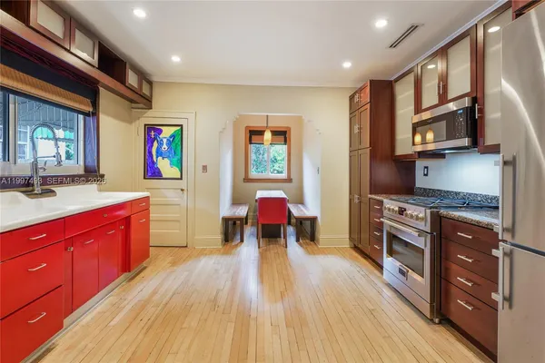 $5,550 | 521 Northeast 74th Street, Miami, FL 33138