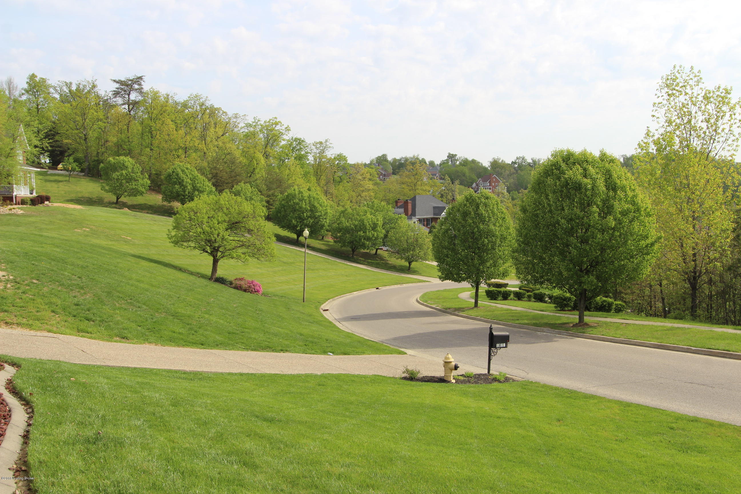 1825 Grand Ridge Road Louisville, KY 40214 - Photo 3 of 53 IMG_5860
