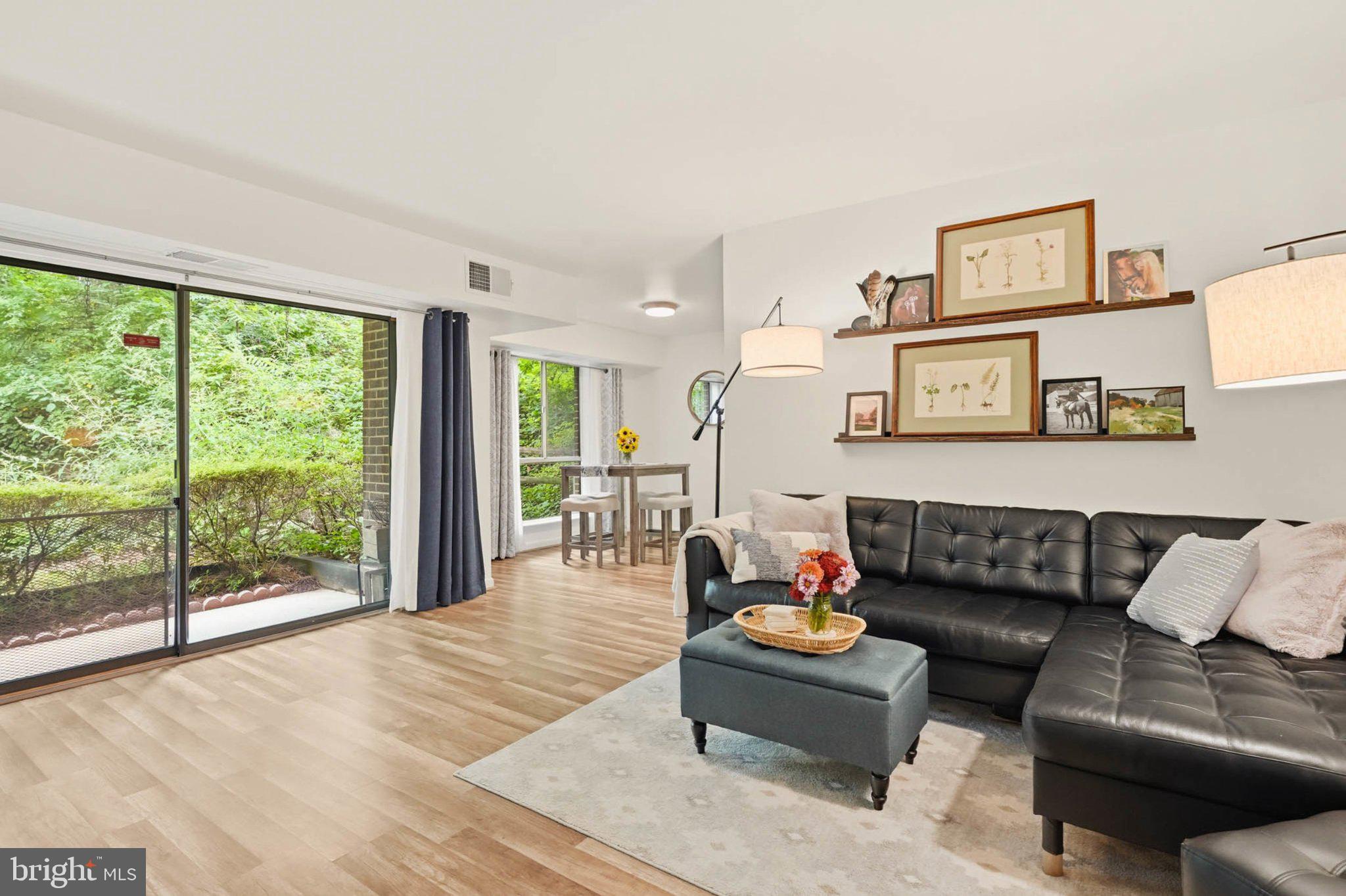 17816 Buehler Road, Unit 1B1 164 Olney, MD 20832 - Photo 5 of 29 Bright and inviting living space.