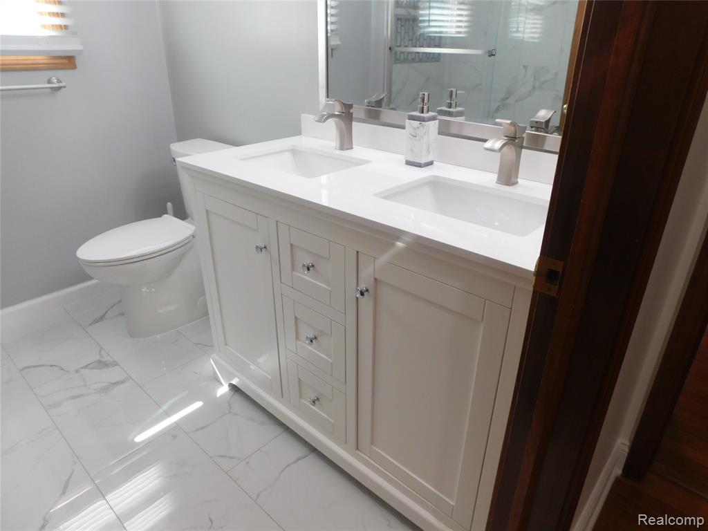 2800 Ranieri Drive Troy, MI 48085 - Photo 48 of 63