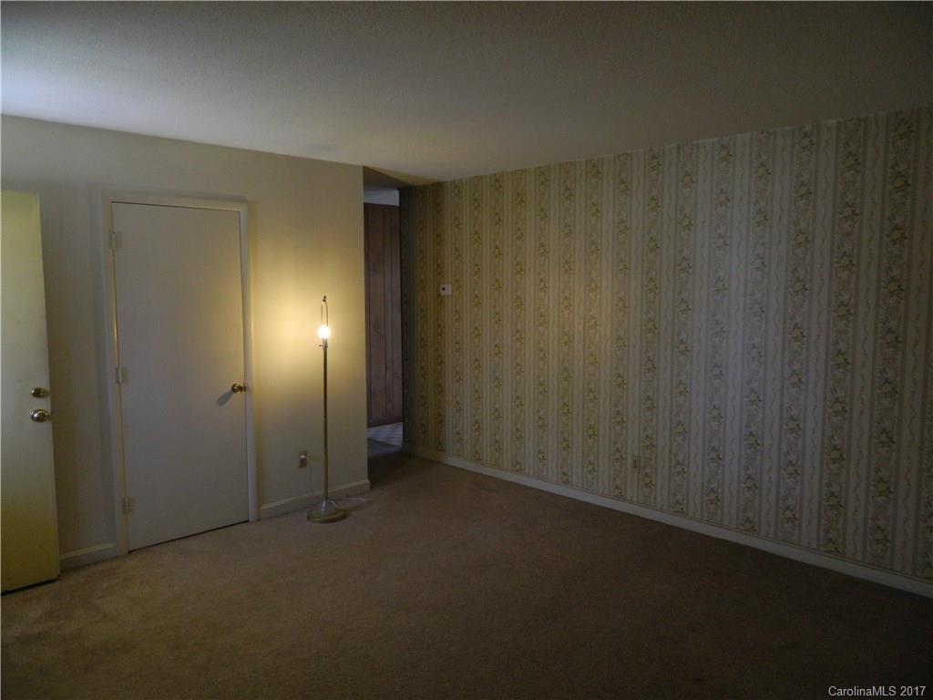 3914 Langley Road Charlotte, NC 28215 - Photo 3 of 15 Gallery Image 3