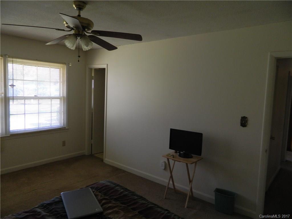 3914 Langley Road Charlotte, NC 28215 - Photo 9 of 15 Gallery Image 9