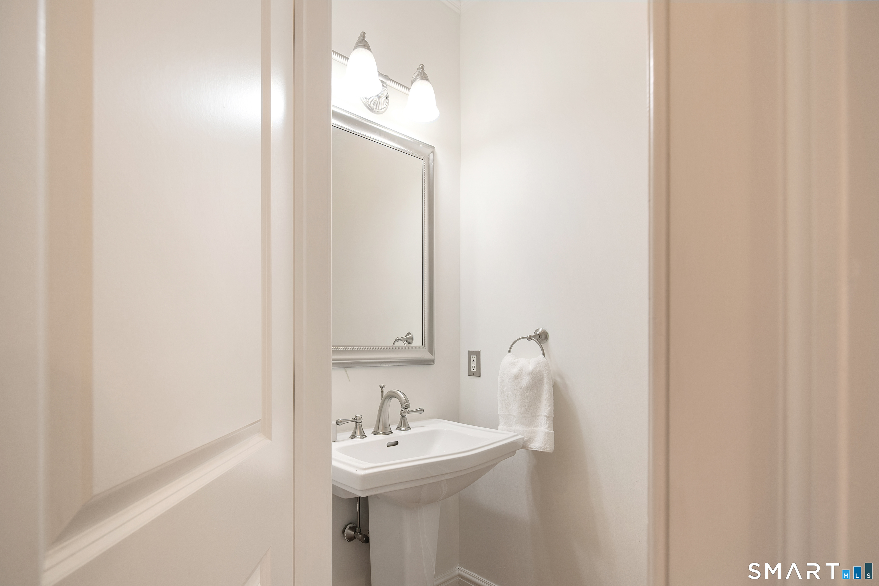 1 Duffys Lane Darien, CT 06820 - Photo 17 of 40