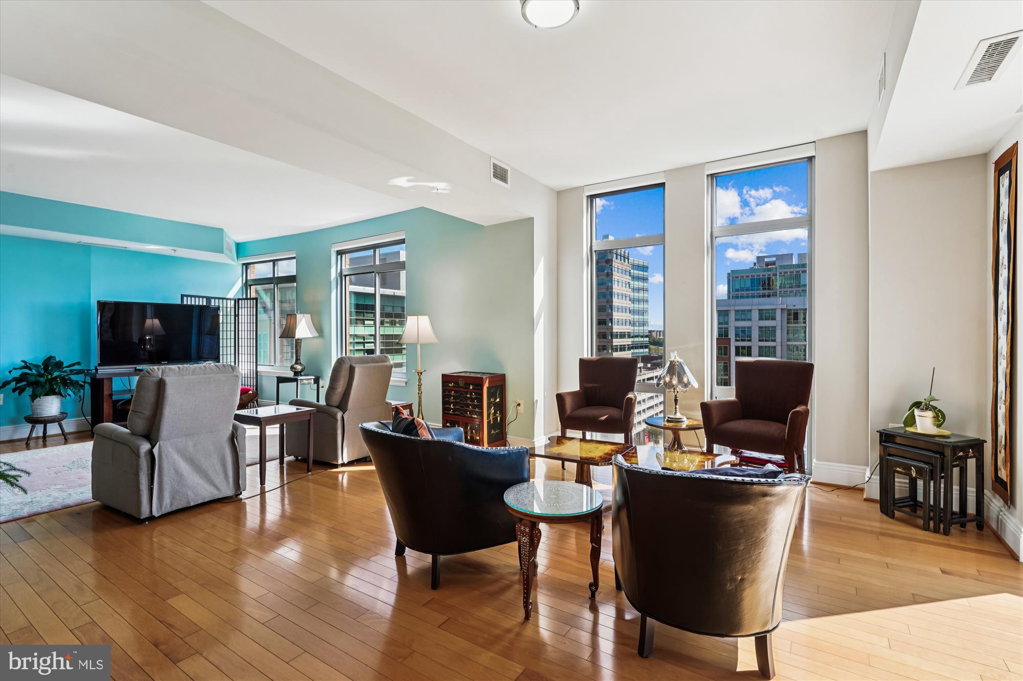 11990 Market Street, Unit 1202 Reston, VA 20190 - Photo 9 of 70 Dining Area