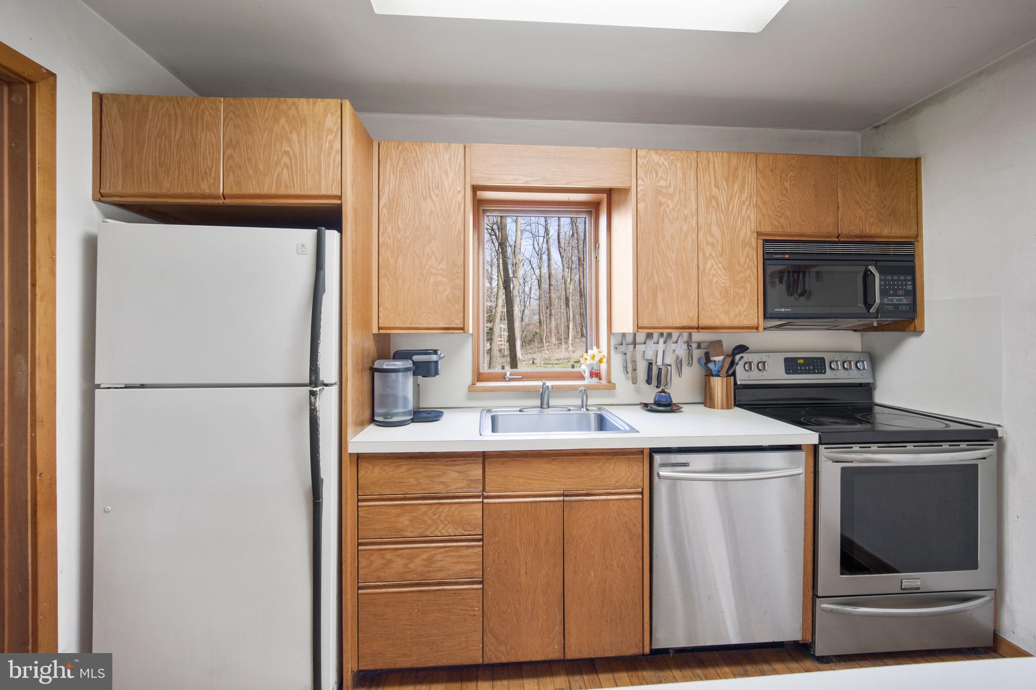 1749 Pickering Road Phoenixville, PA 19460 - Photo 10 of 28 Kitchen