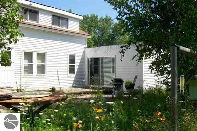 511 Cleveland Avenue Cheboygan, MI 49721 - Photo 11 of 15 1719197-10.JPG