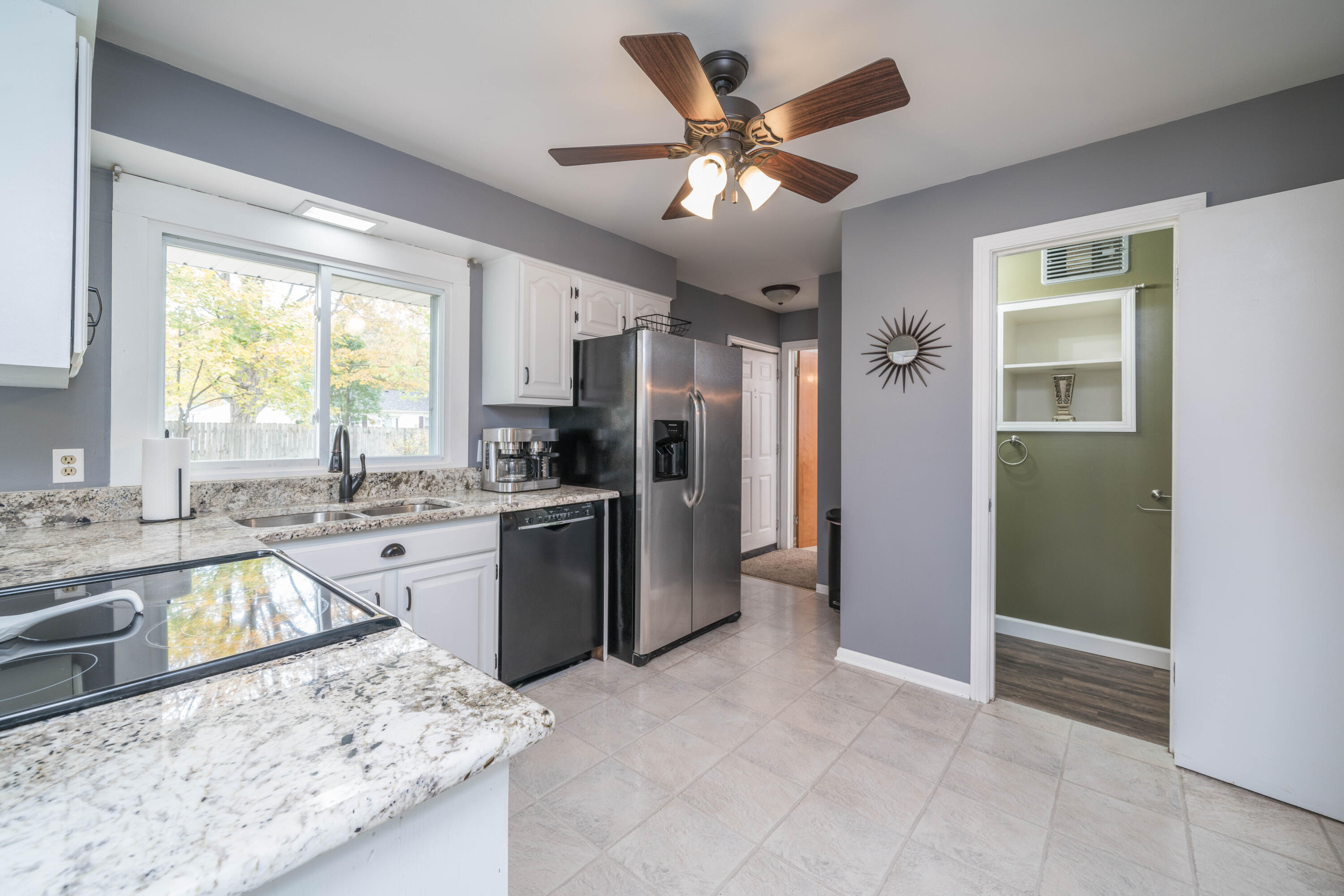 2129 Banbury Road Kalamazoo, MI 49001 - Photo 11 of 26 2129_Banbury_Road_13