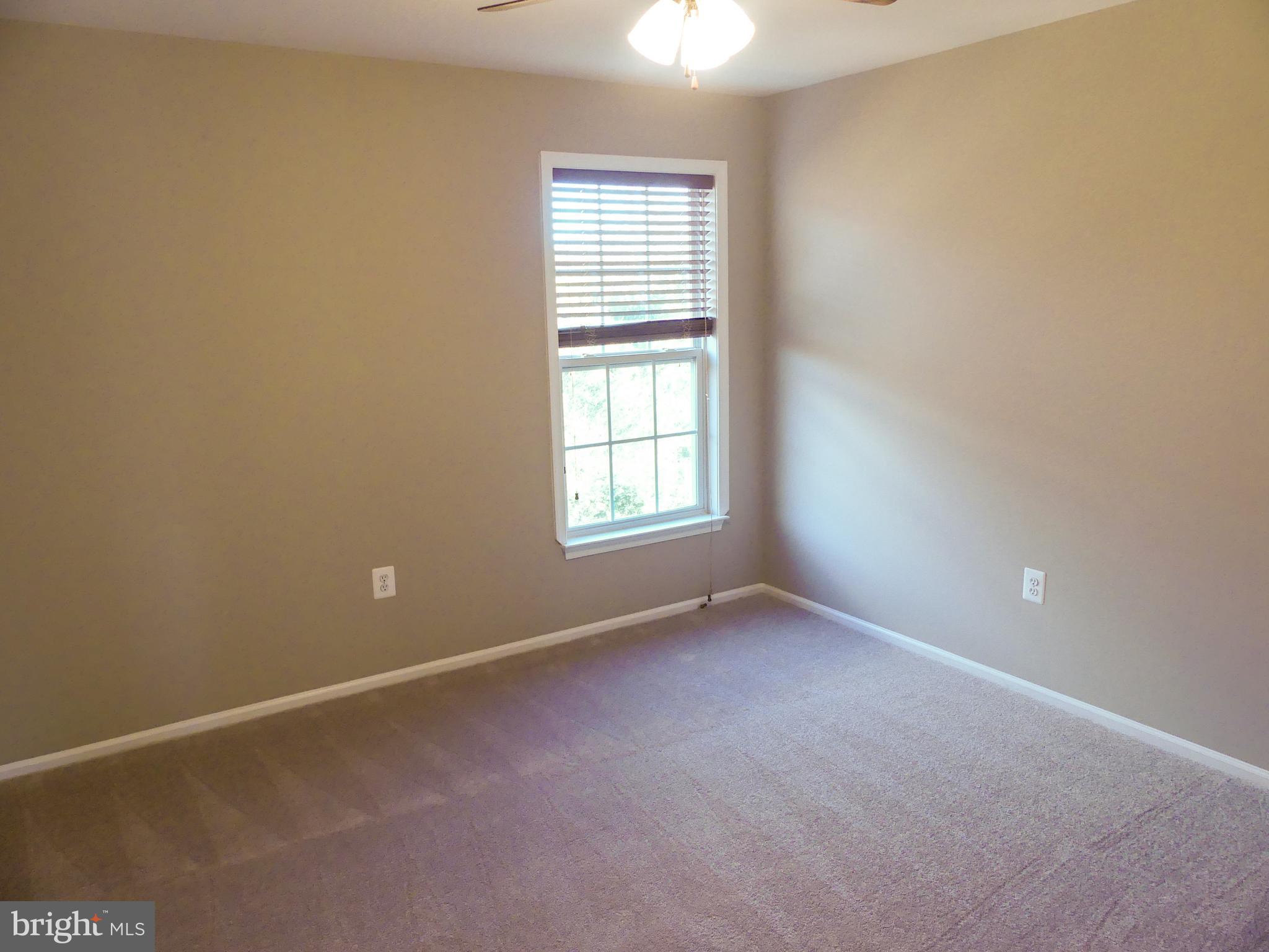 28 Ripley Road Stafford, VA 22556 - Photo 21 of 29 3rd big Bedroom in upper.