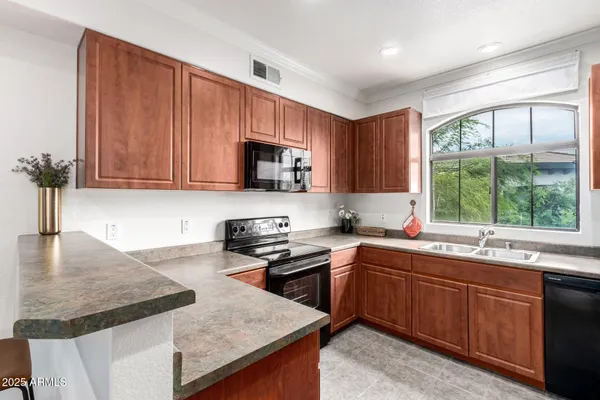 $295,000 | 295 North Rural Road, Unit 202, Chandler, AZ 85226