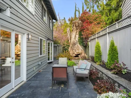 $2,598,000 | 8255 Southeast 59th Street, Mercer Island, WA 98040