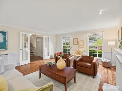 $2,598,000 | 8255 Southeast 59th Street, Mercer Island, WA 98040