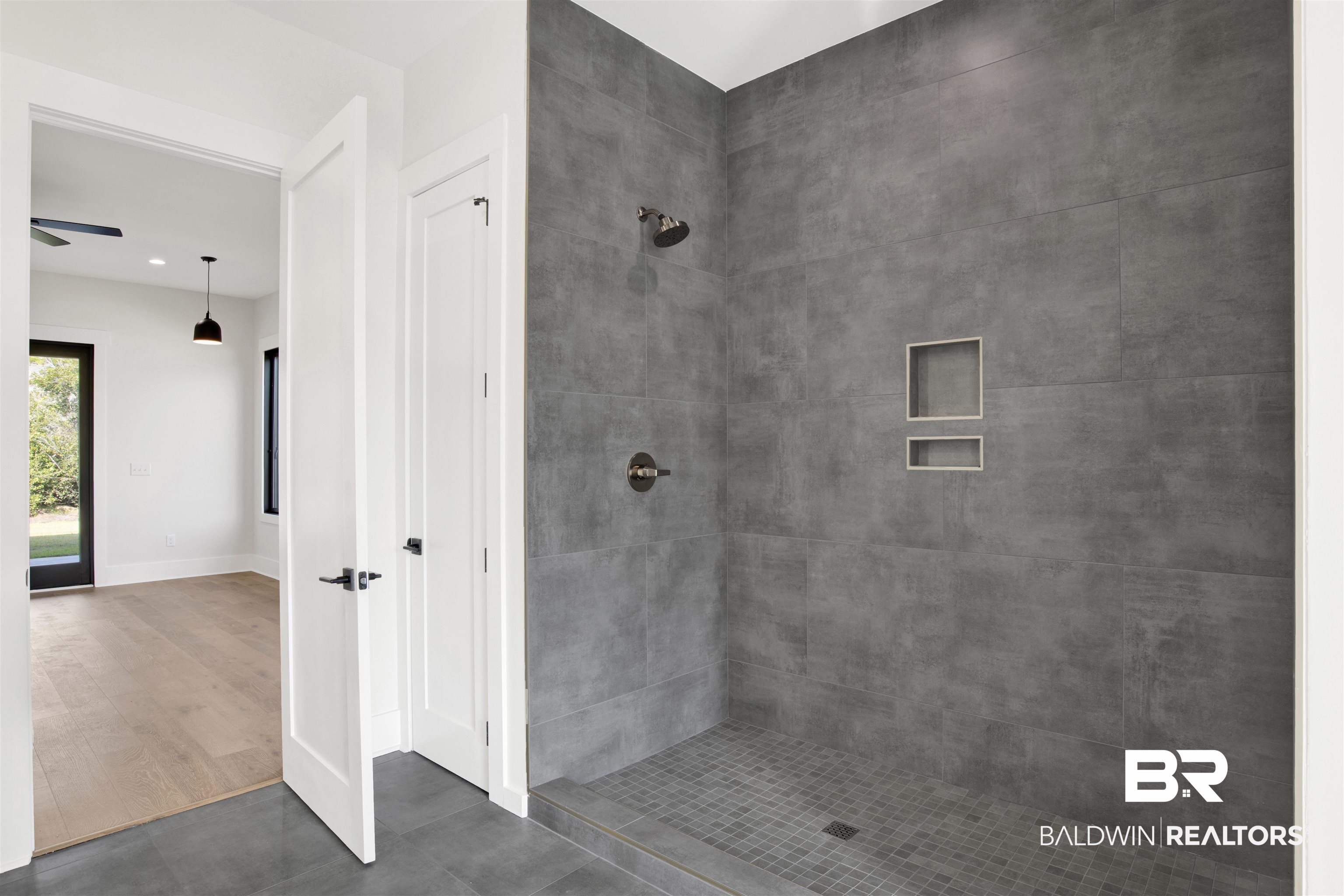 31545 River Road Orange Beach, AL 36561 - Photo 26 of 59 Bathroom