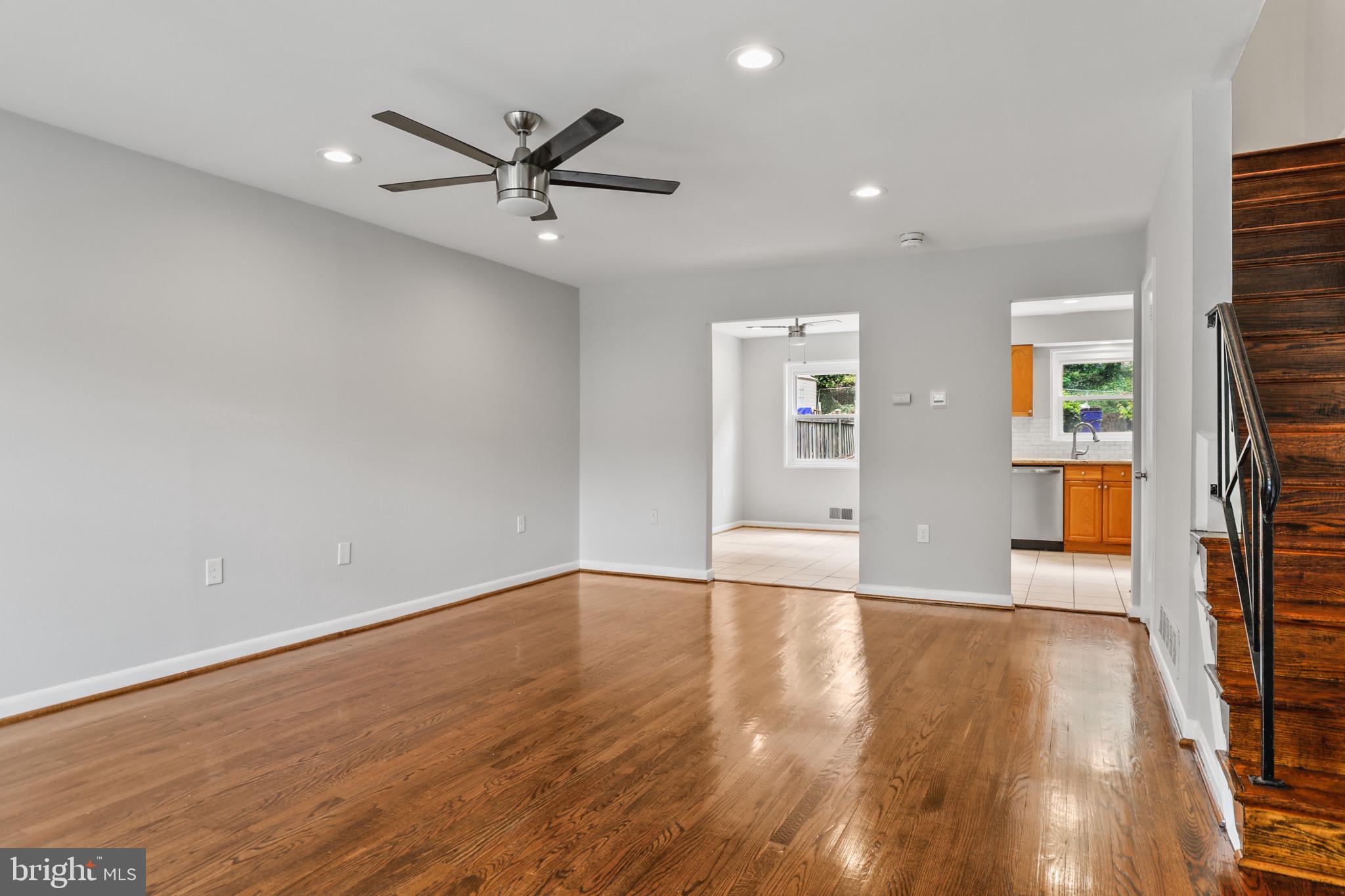 6219 Frederick Road Catonsville, MD 21228 - Photo 4 of 32