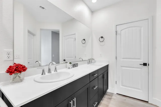 $415,000 | 5301 East Commerce Way, Unit 34104, Sacramento, CA 95835