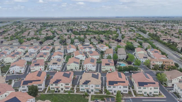 $415,000 | 5301 East Commerce Way, Unit 34104, Sacramento, CA 95835