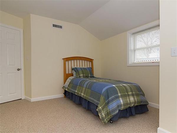 124 Hardy Pond Road Waltham, MA 02451 - Photo 17 of 25 Gallery Image 17