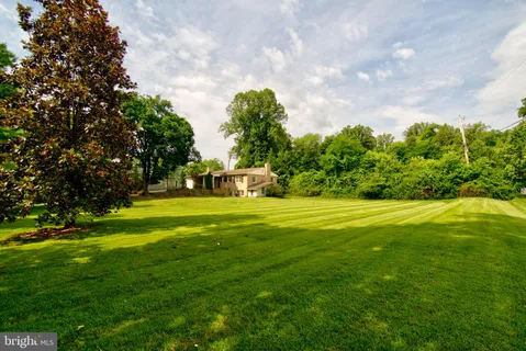$950,000 | 900 Walker Road, Great Falls, VA 22066