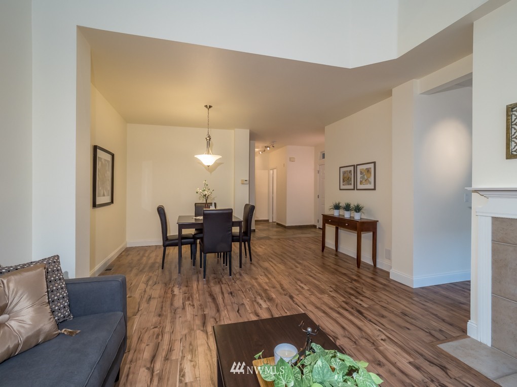 409 South 47th Street, Unit 409 Renton, WA 98055 - Photo 3 of 25