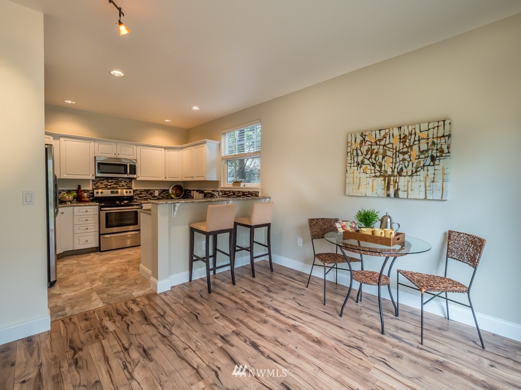 409 South 47th Street, Unit 409 Renton, WA 98055 - Photo 9 of 25