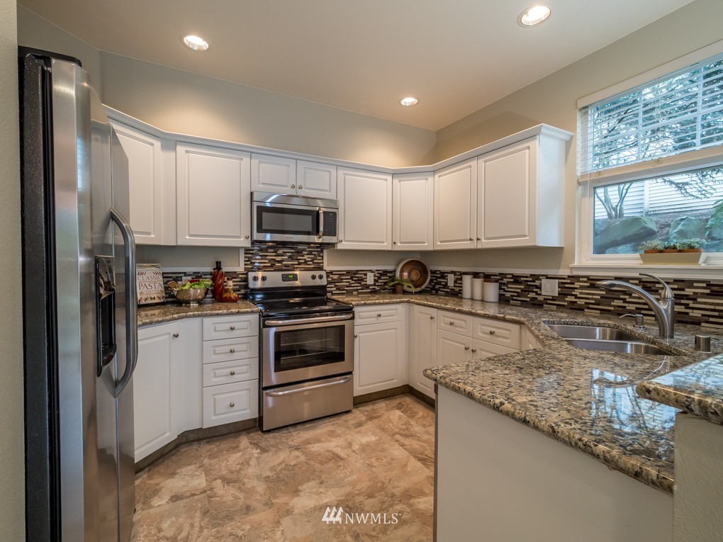 409 South 47th Street, Unit 409 Renton, WA 98055 - Photo 10 of 25