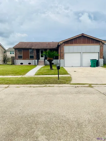 $230,000 | 3717 Dulaney Drive, Harvey, LA 70058