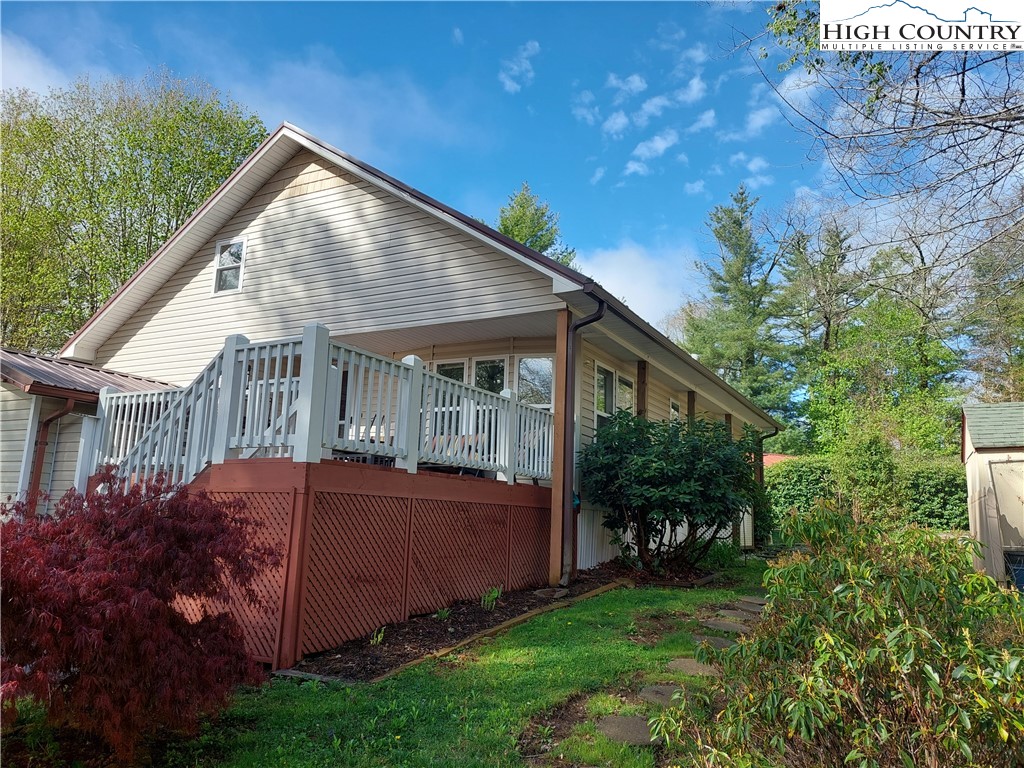 75 Pine Valley Road Newland, NC 28657 - Photo 4 of 30 Gallery Image 4