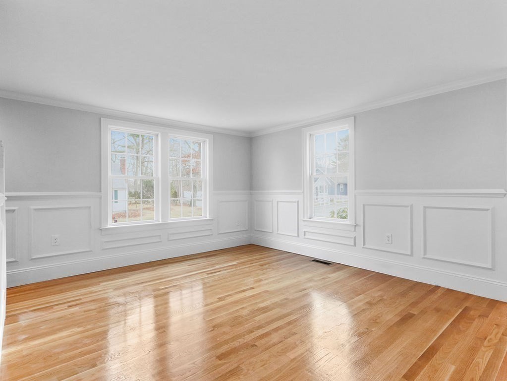11 Cooper Road Natick, MA 01760 - Photo 5 of 38