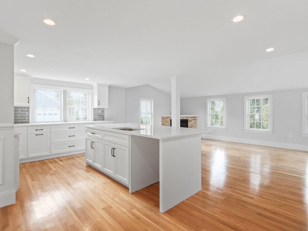 11 Cooper Road Natick, MA 01760 - Photo 7 of 38