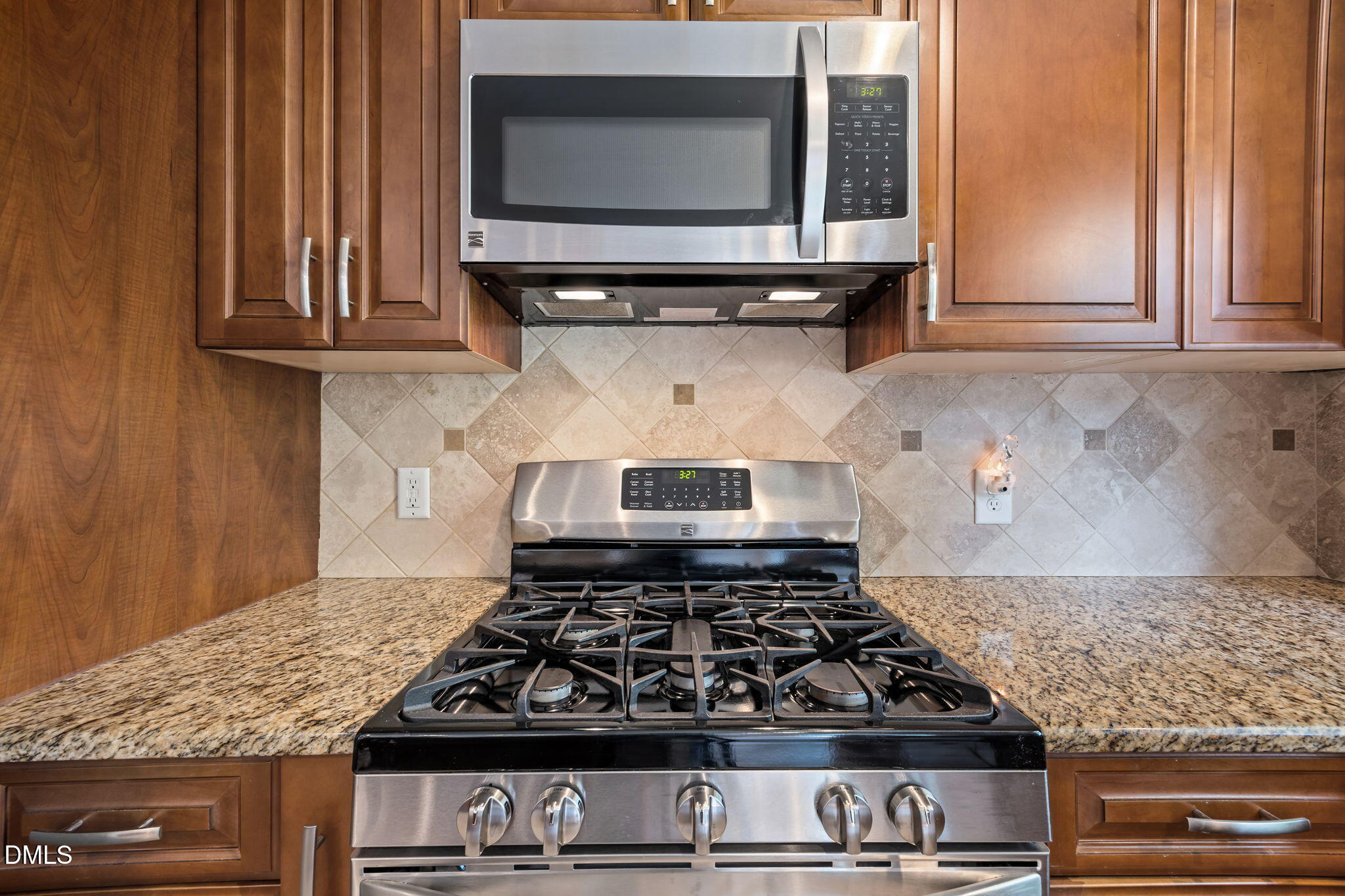 5404 Fieldstone Drive Raleigh, NC 27609 - Photo 13 of 42 25-web-or-mls-IMG_2543