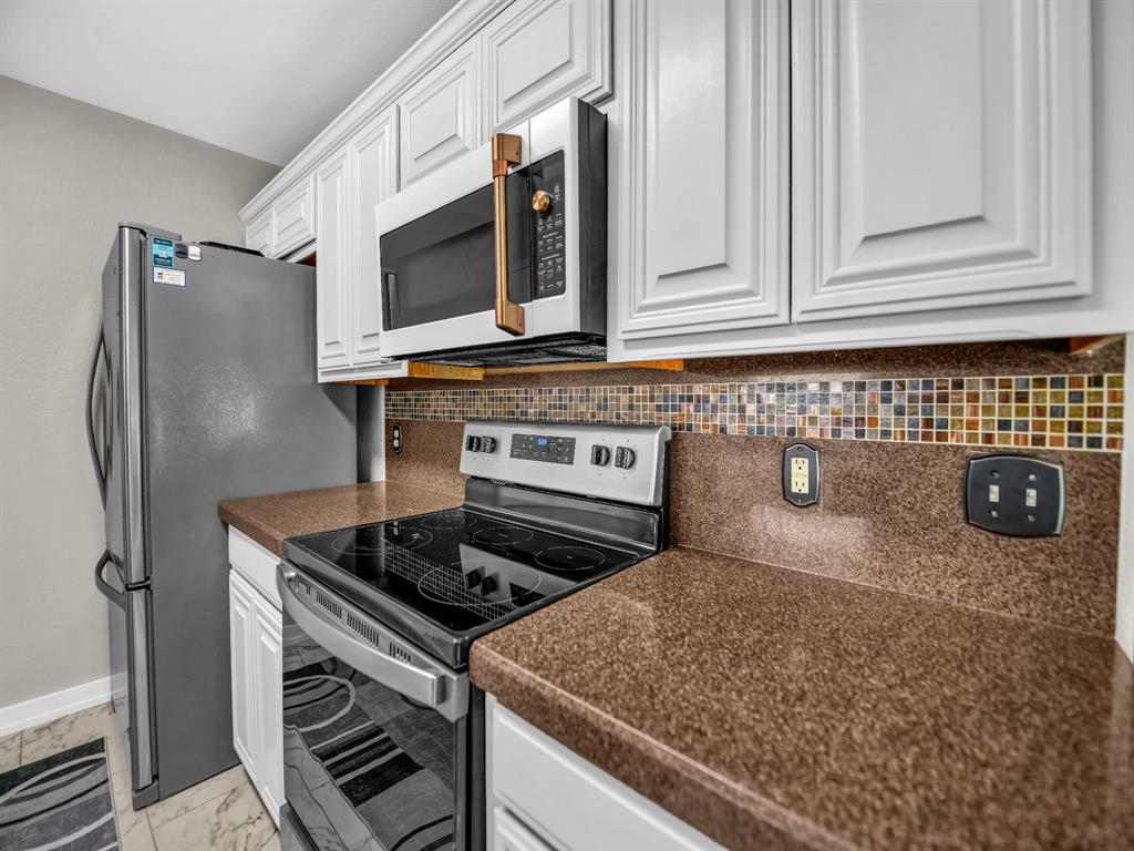 116 Butternut Court Weatherford, TX 76088 - Photo 11 of 26 Gallery Image 11