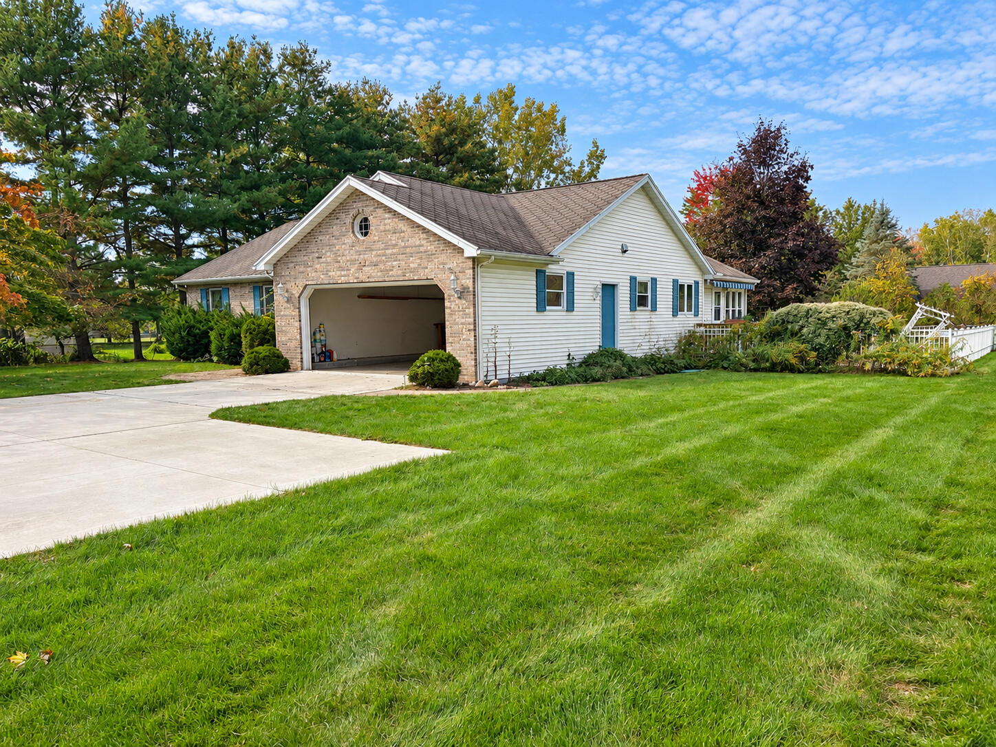 2615 College Road Holt, MI 48842 - Photo 25 of 29 Front of Structure