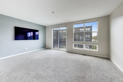 $554,900 | 331 Summit Circle, Lombard, IL 60148