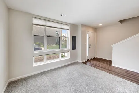 $554,900 | 331 Summit Circle, Lombard, IL 60148