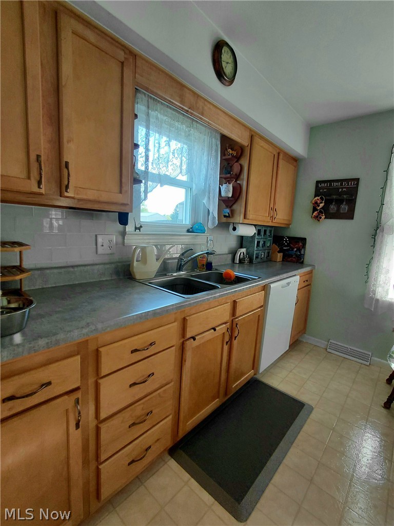 242 Cedar Road Richmond, OH 43944 - Photo 10 of 40